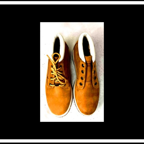 New Rare/Unique Women's High Grade Genuine Suede (Leather) Timberland Tan Boots